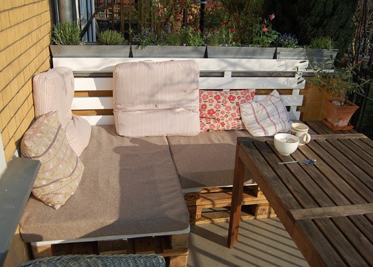 decocrush_today_i_love_les_canapes_avec_des_palettes02