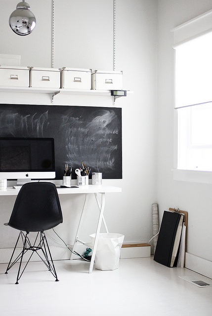 Idées déco : 10 bureaux minimalistes en noir et blanc | www.decocrush.fr