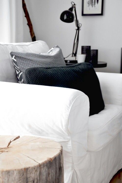Astuces déco : housses de canapé pour style scandinave cozy... | www.decocrush.fr