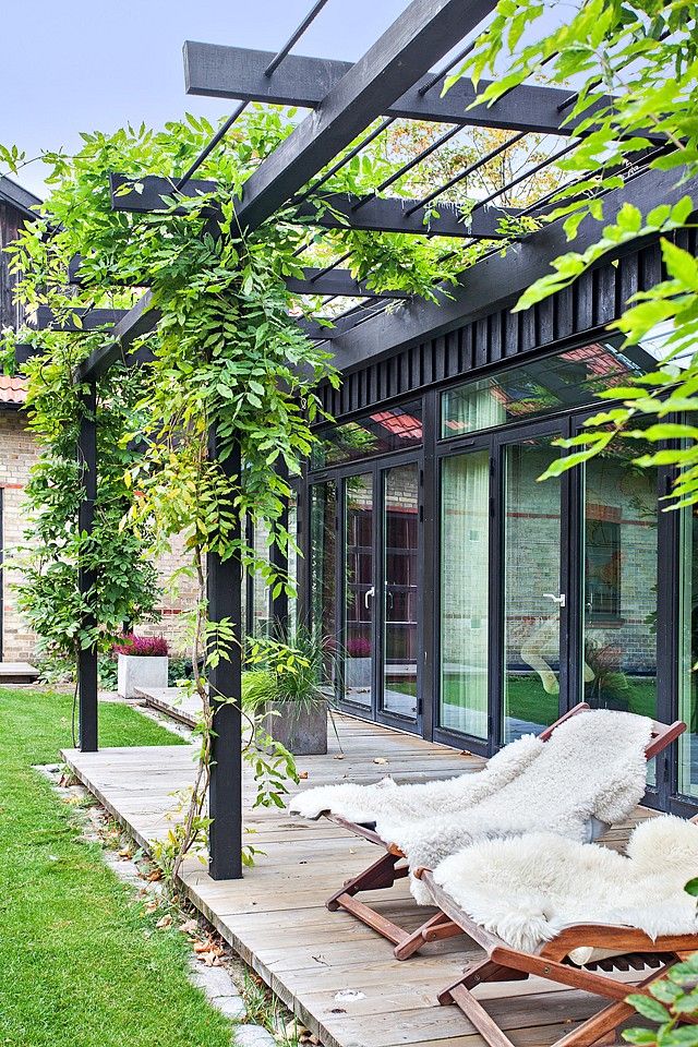 Comment se créer une belle terrasse à l'ombre cet été ? | www.decocrush.fr - @decocrush