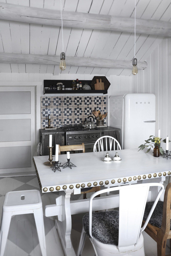 Une cuisine rustique chic à la scandinave sur @decocrush - www.decocrush.fr