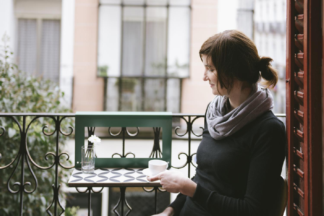 Crush | Manuela, la mini table colorée pour balcons ensoleillés !