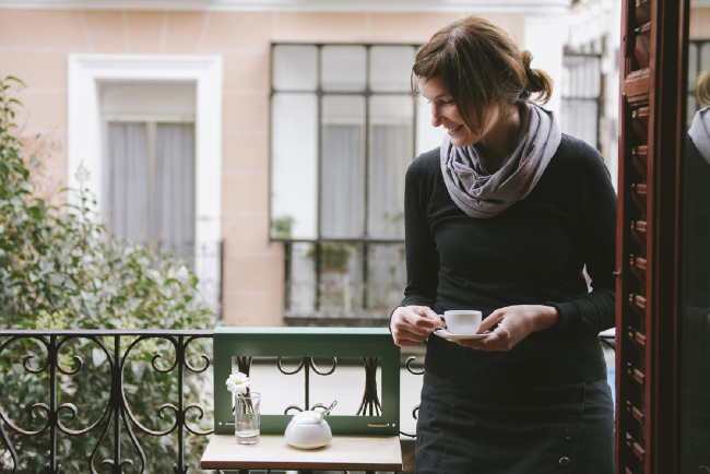 Crush | Manuela, la mini table colorée pour balcons ensoleillés !